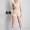 Boterzachte crop top met bandjes