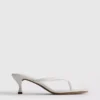 Mule-sandalen met teenriempje en hakken