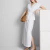 The Edit linnen wikkelblouse met V-hals