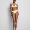 Triangle-bikinitop met gekreukelde textuur
