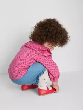 0-36 maanden | setje bestaande uit een blouse met kraag en een shortje met ruches