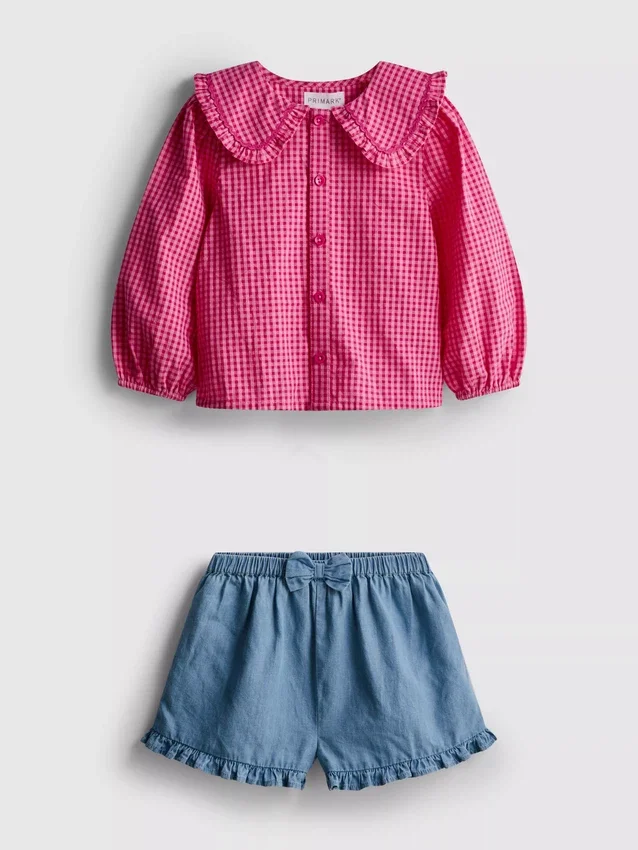 0-36 maanden | setje bestaande uit een blouse met kraag en een shortje met ruches