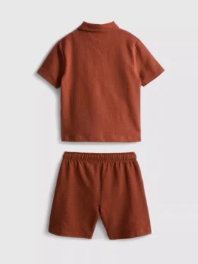 1-9 jaar | set bestaande uit een poloshirt met textuur en een korte broek