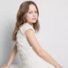 7-15 jaar | Blouse met gekreukelde kapmouwtjes en kanten rand