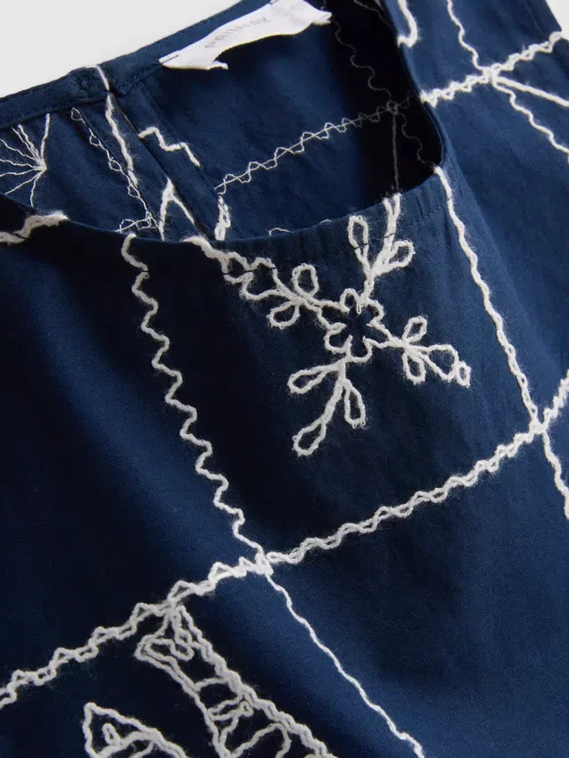 7-15 jaar | geborduurde mouwloze blouse