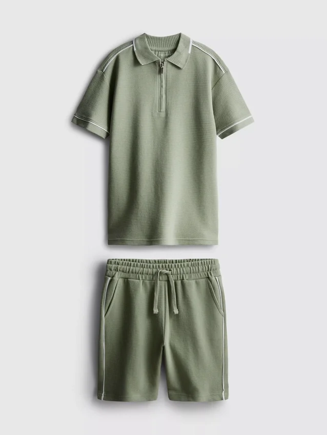 7-15 jaar | set van een poloshirt met textuur en een korte broek