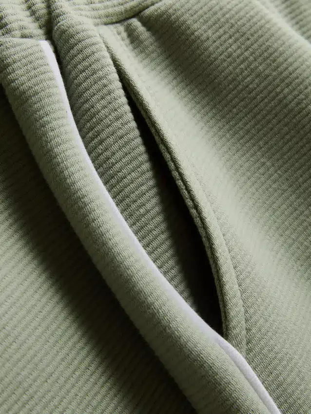 7-15 jaar | set van een poloshirt met textuur en een korte broek