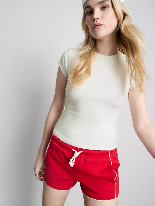Aansluitend T-shirt met kapmouwtjes