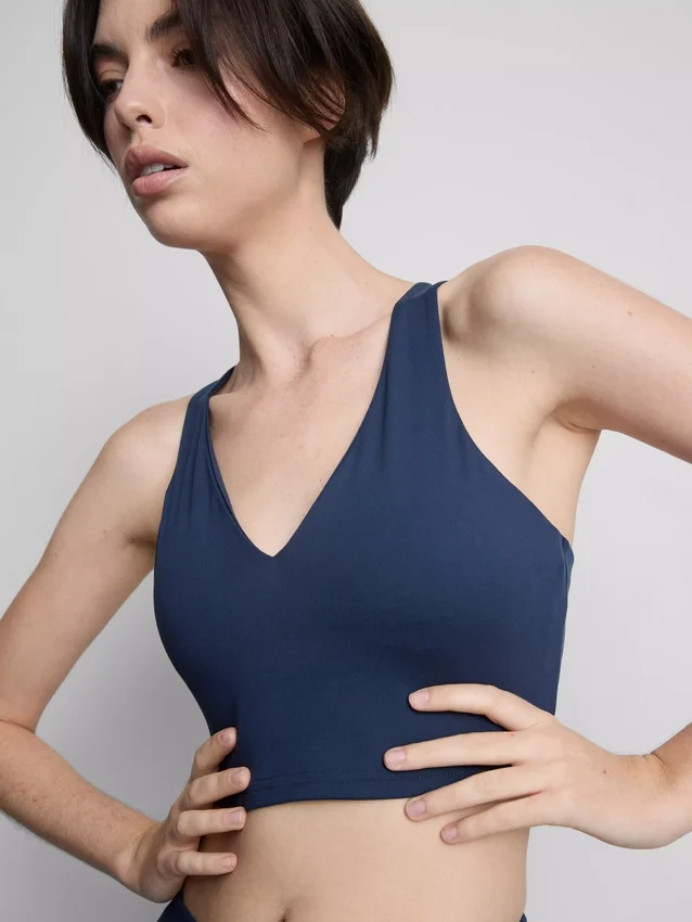 Actieve crop top met V-hals en racerback