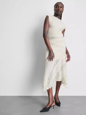 Asymmetrische kanten rok met asymmetrische zoom