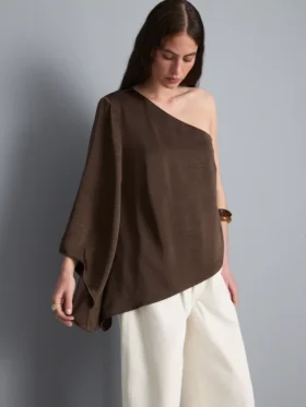 Asymmetrische top met één schouder van satijn