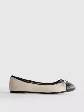 Ballerina's met neuskap als neus