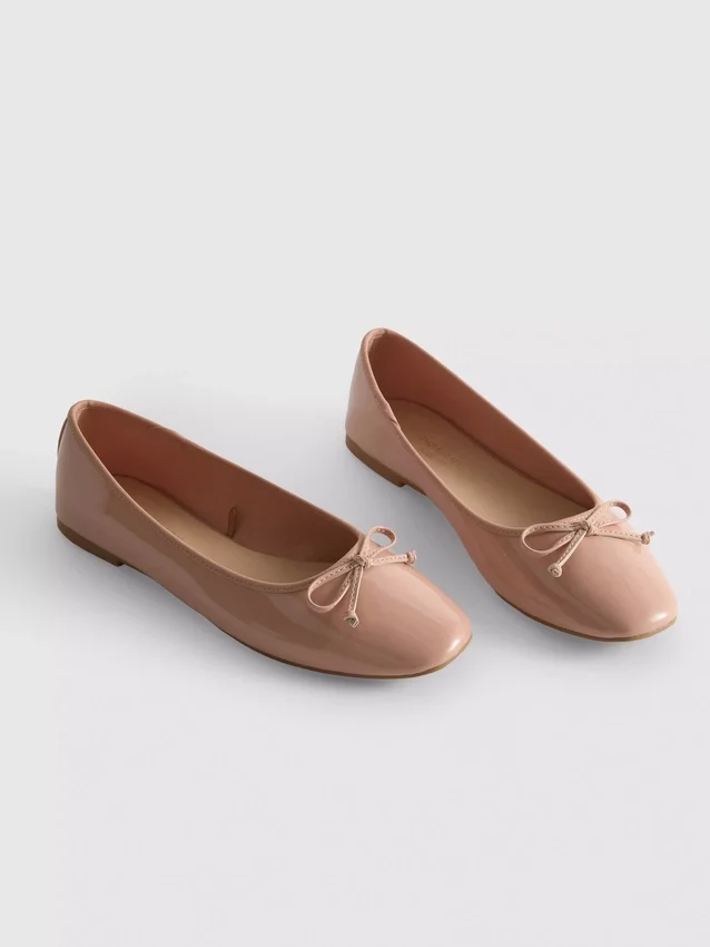 Ballerina's met strik van imitatieleer als platte schoenen