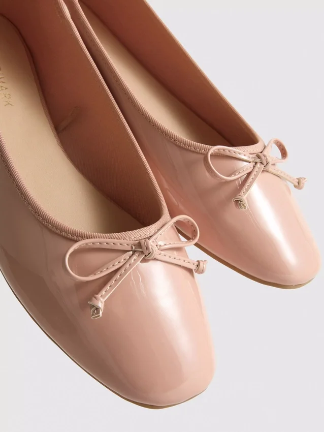 Ballerina's met strik van imitatieleer als platte schoenen