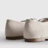 Ballerina's met strikdetail aan de zijkant van de platte schoenen