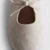 Ballerina's met strikdetail aan de zijkant van de platte schoenen
