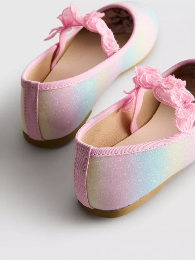 Ballerina's met vlinderapplicatie