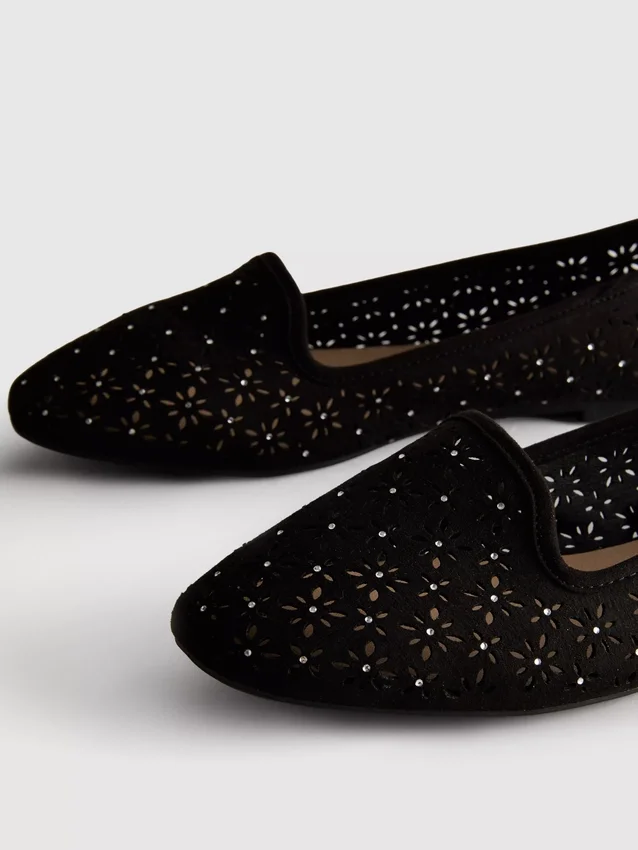 Balletplatte schoenen met uitsnijdingen
