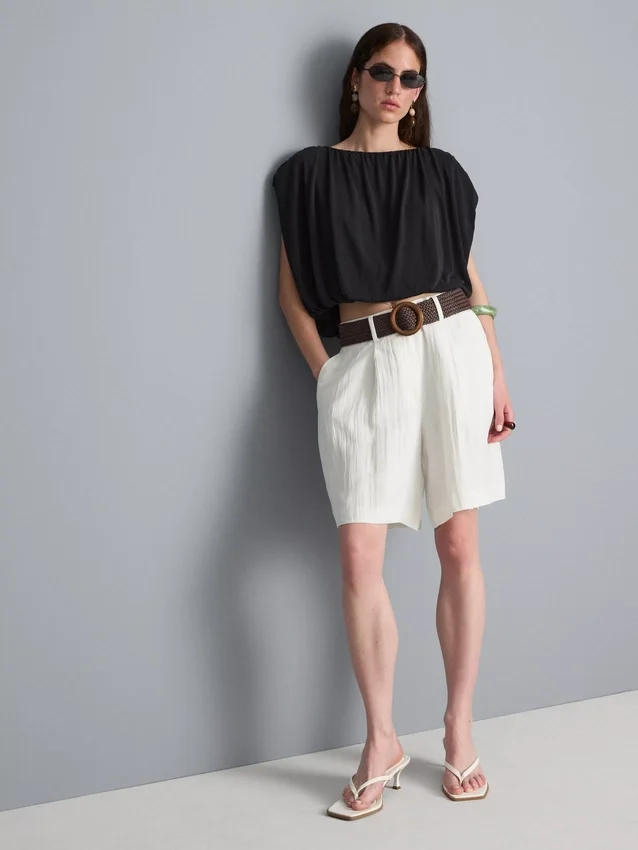 Bermudashort met riemen en structuur