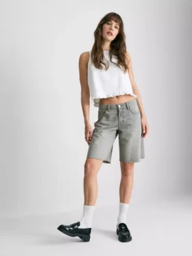 Bermudashort van denim met onafgewerkte zoom