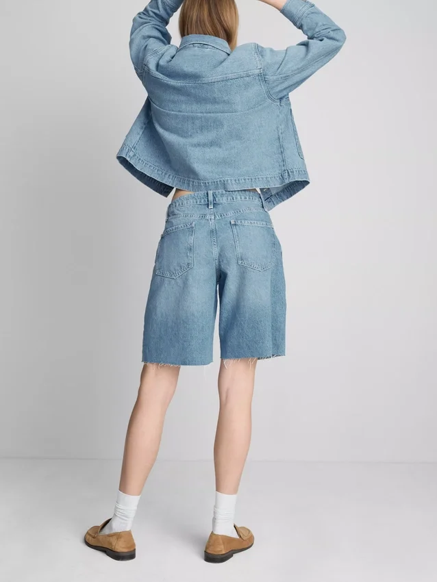 Bermudashort van denim met onafgewerkte zoom