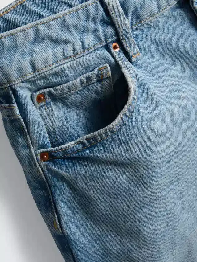 Bermudashort van denim met onafgewerkte zoom