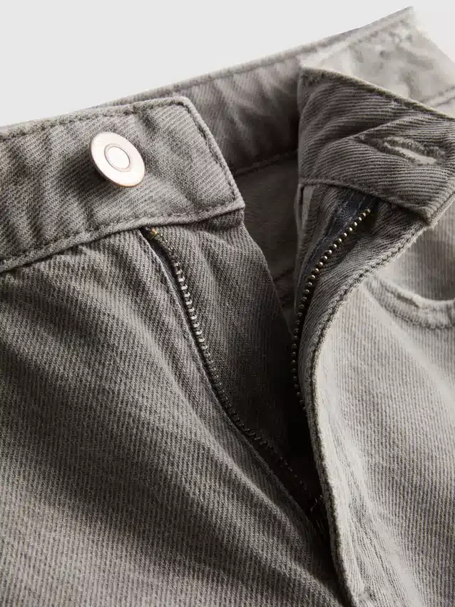 Bermudashort van denim met onafgewerkte zoom