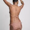 Bikinisets met driehoekige top en strikjes aan de zijkanten