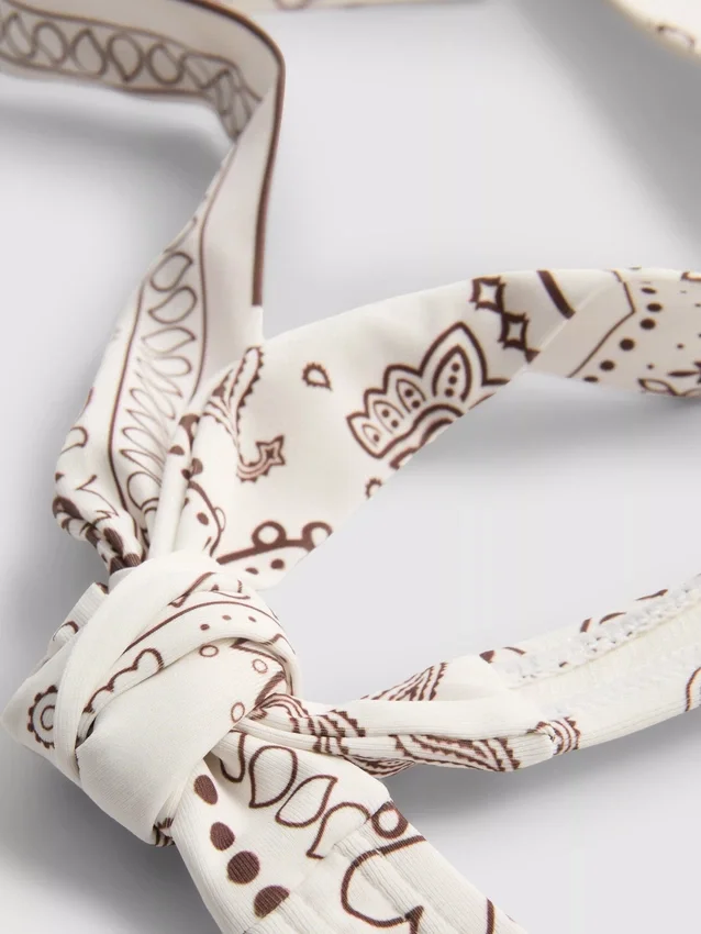 Bikinitop met halternek en bandana-print