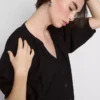 Blouse met 3/4-mouwen en V-hals