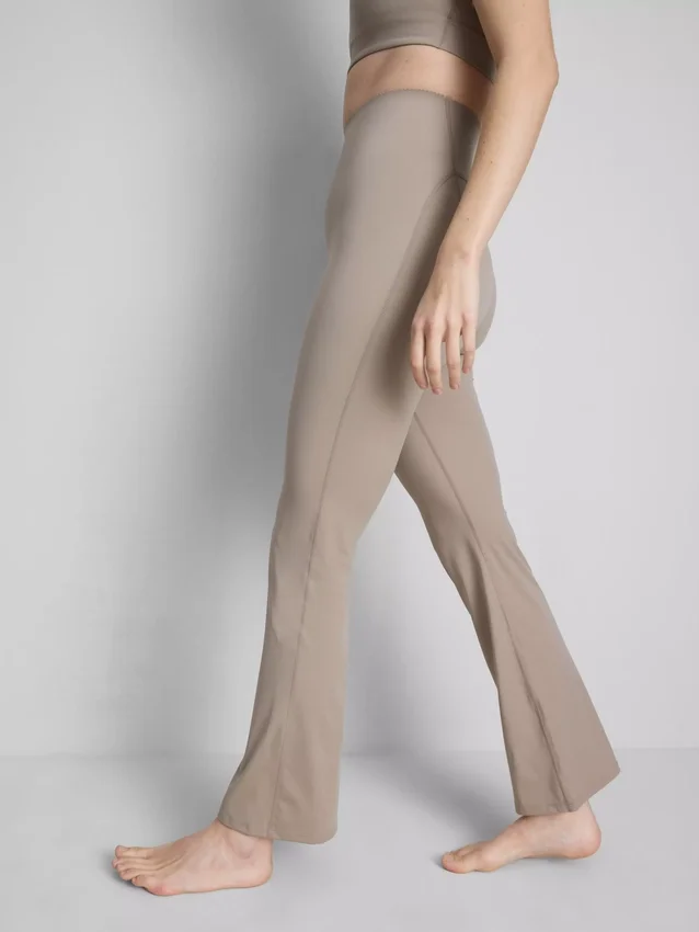 Bodysculpt performance flared legging