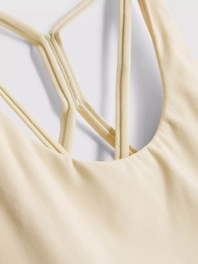 Boterzachte crop top met bandjes