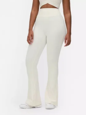 Boterzachte legging met uitlopende pijpen