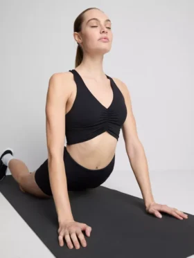 Boterzachte sportieve gerimpelde crop top