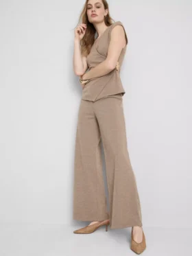 Broek met middelhoge taille en wijde pijpen