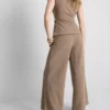 Broek met middelhoge taille en wijde pijpen