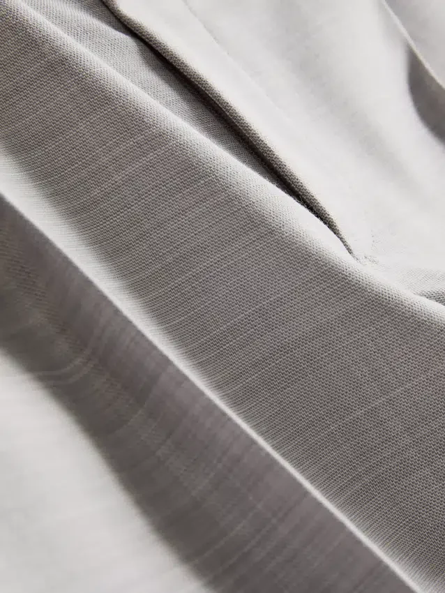 Broek met normale pasvorm en structuur