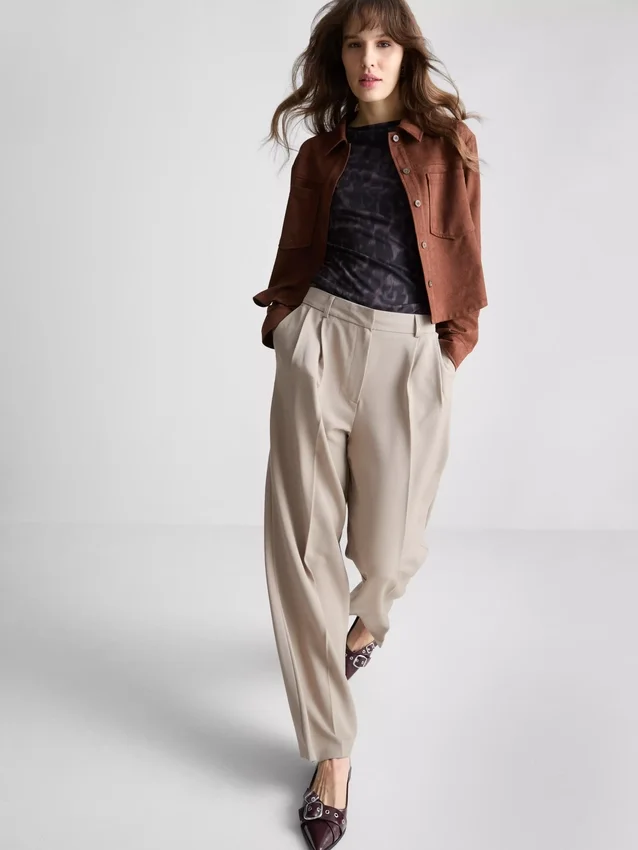 Broek met plooien en wijde pijpen