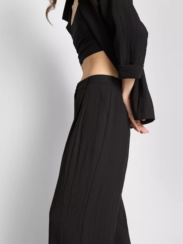 Broek met textuur en losse pasvorm, middelhoge taille