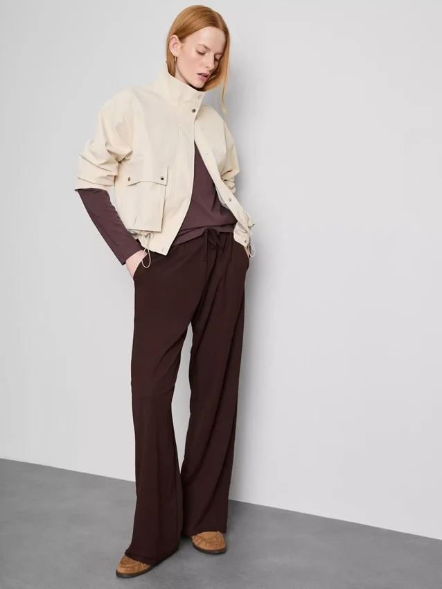 Broek met textuur en wijde pijpen