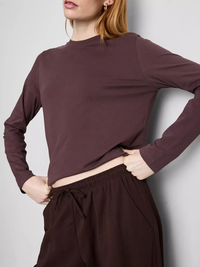 Broek met textuur en wijde pijpen