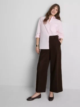 Broek met wijde pijpen, plooien en riemdetail