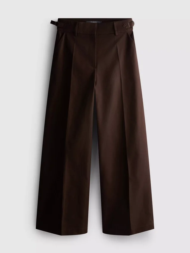 Broek met wijde pijpen, plooien en riemdetail