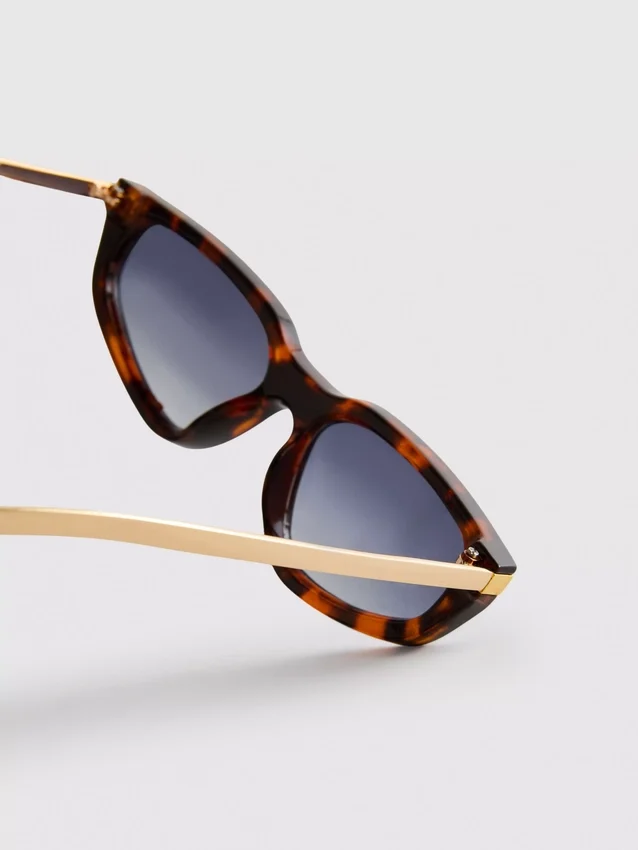 Cat-eye zonnebril
