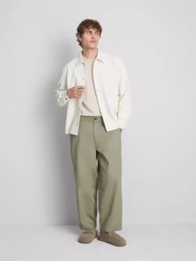 Chino met middelhoge taille en losse pasvorm
