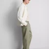 Chino met middelhoge taille en losse pasvorm
