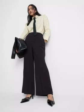 Chique broek met wijde pijpen