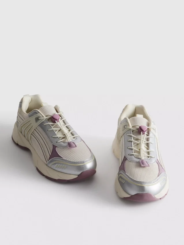 Chunky sneakers met sluiting met knevel