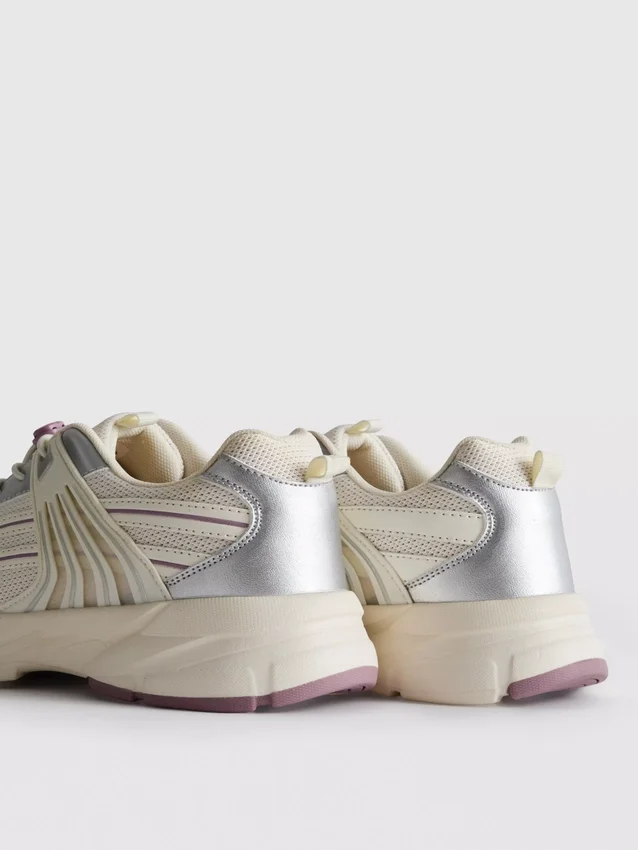 Chunky sneakers met sluiting met knevel