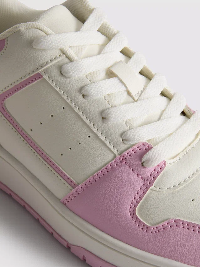 Court-sneakers met kleurblokken